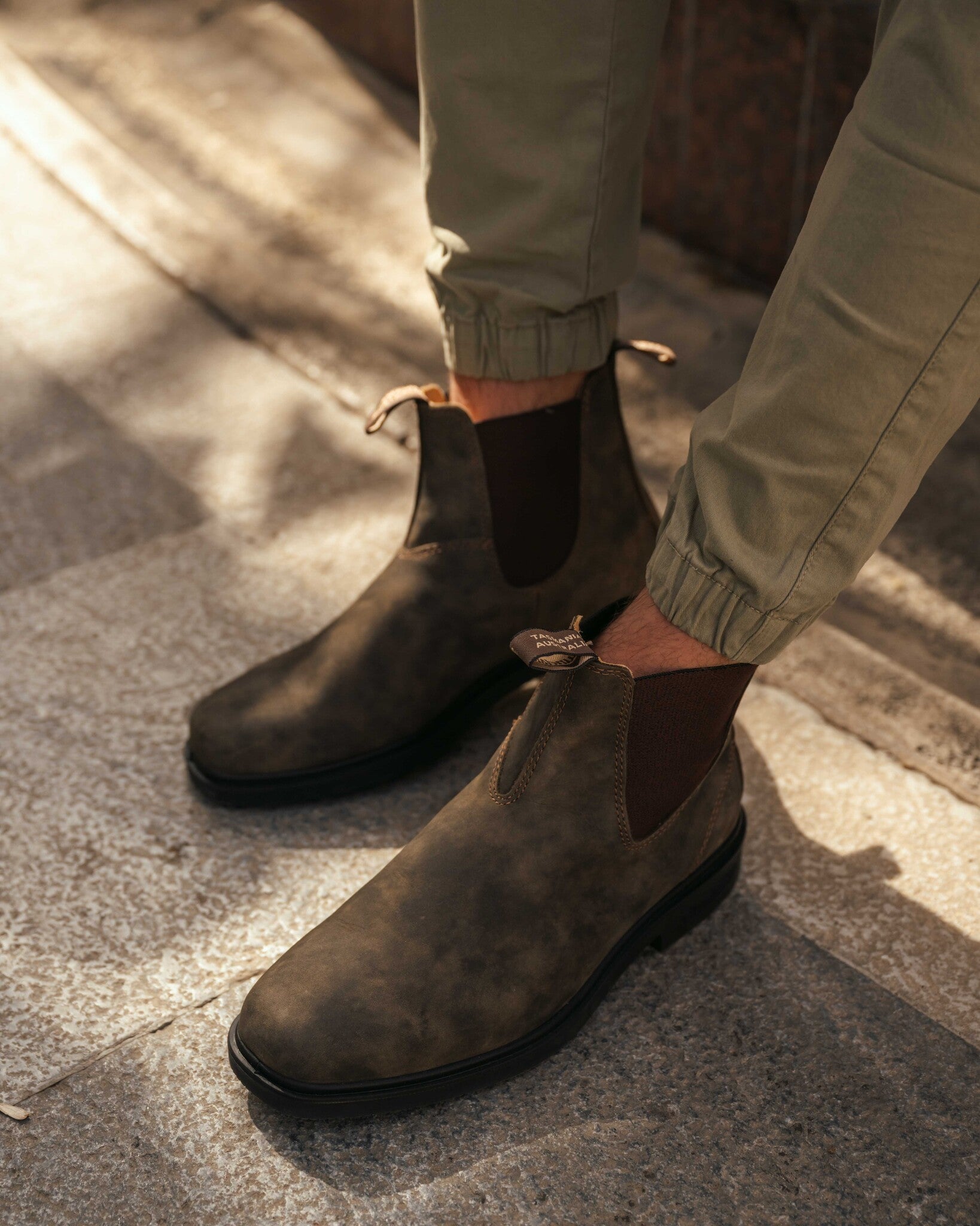 1306 dress boot rustic brown Blundstone men's boots - handcrafted cashmere dress black velvet dress: Shoes Size:Size 8---Bust 35.5 Waist 28.5 Hips 38.75 Shoulder to floor 59