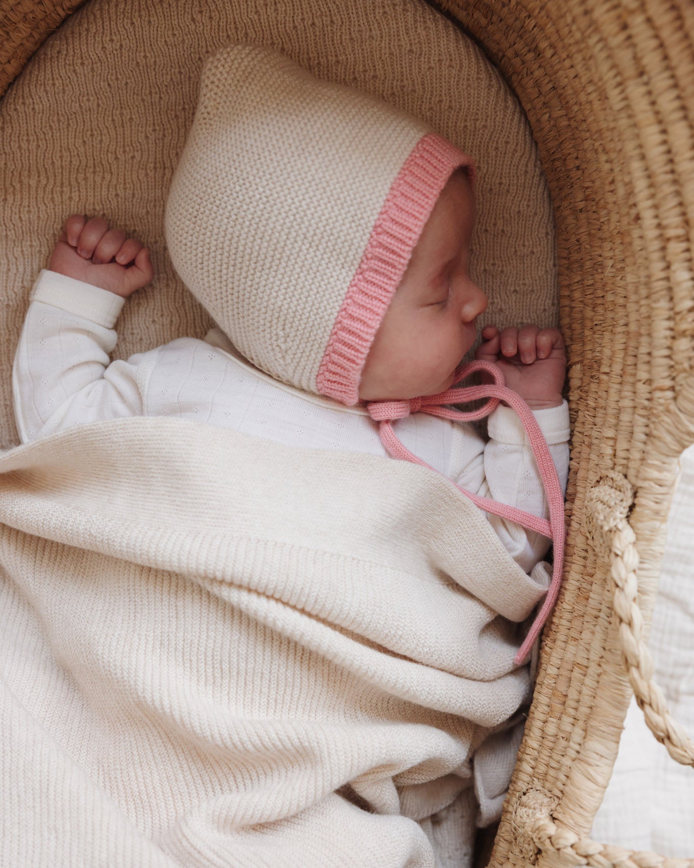 Mutsje van merino wol - cream /bubblegum