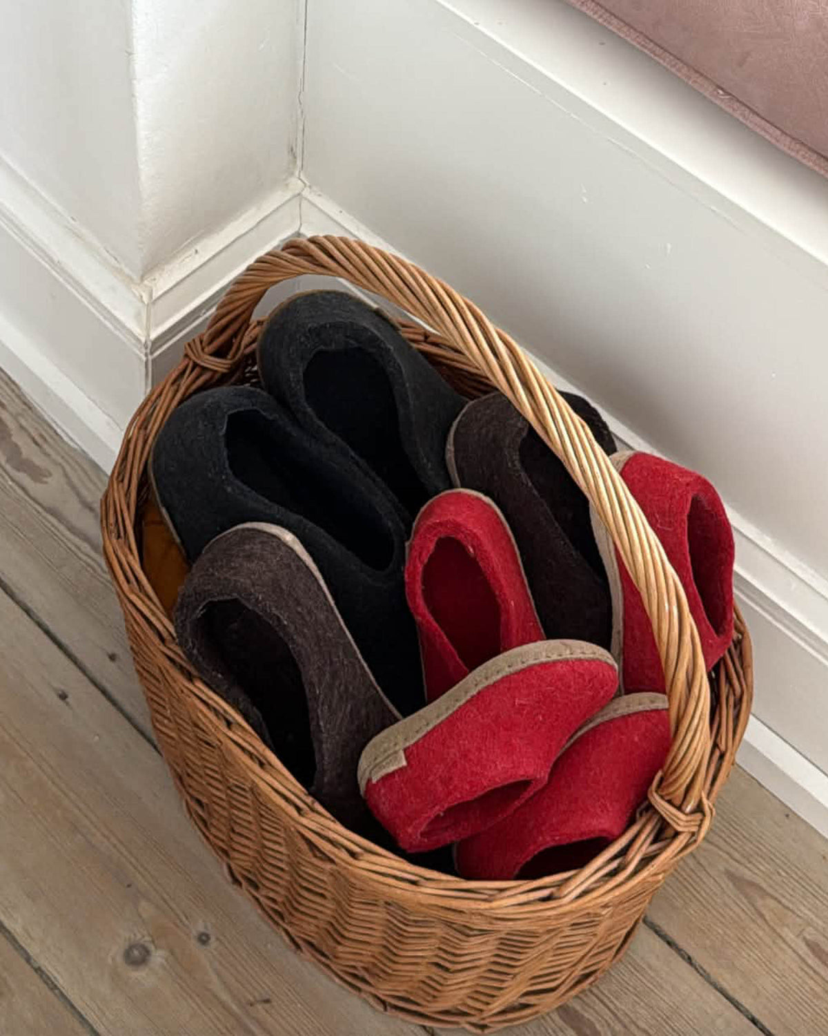 Children's slippers wool high - red
