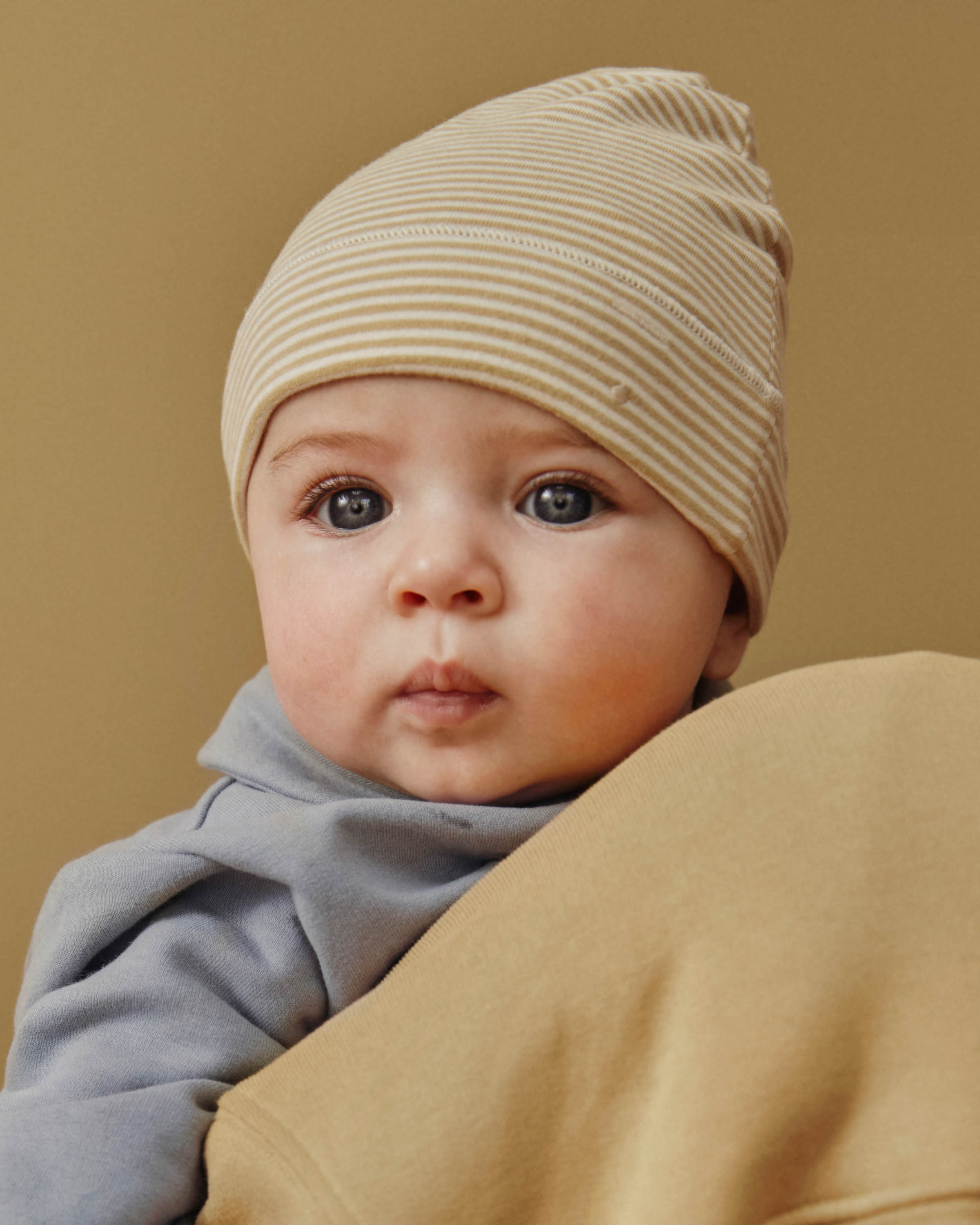 Baby beanie - cookie/cream  