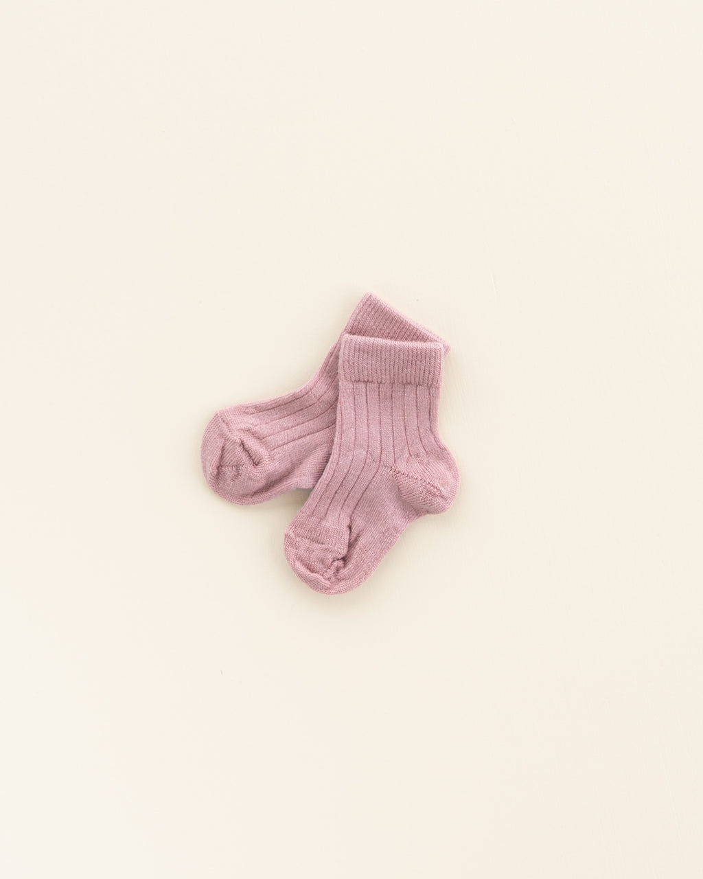 Wollen rib babysokken - cameo rose