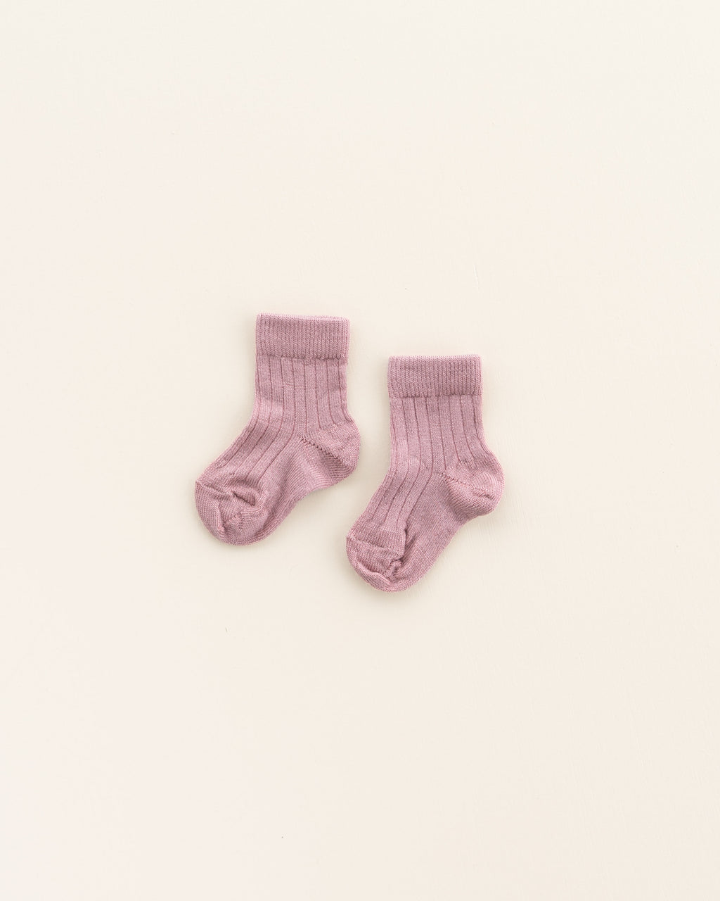 Wollen rib babysokken - cameo rose