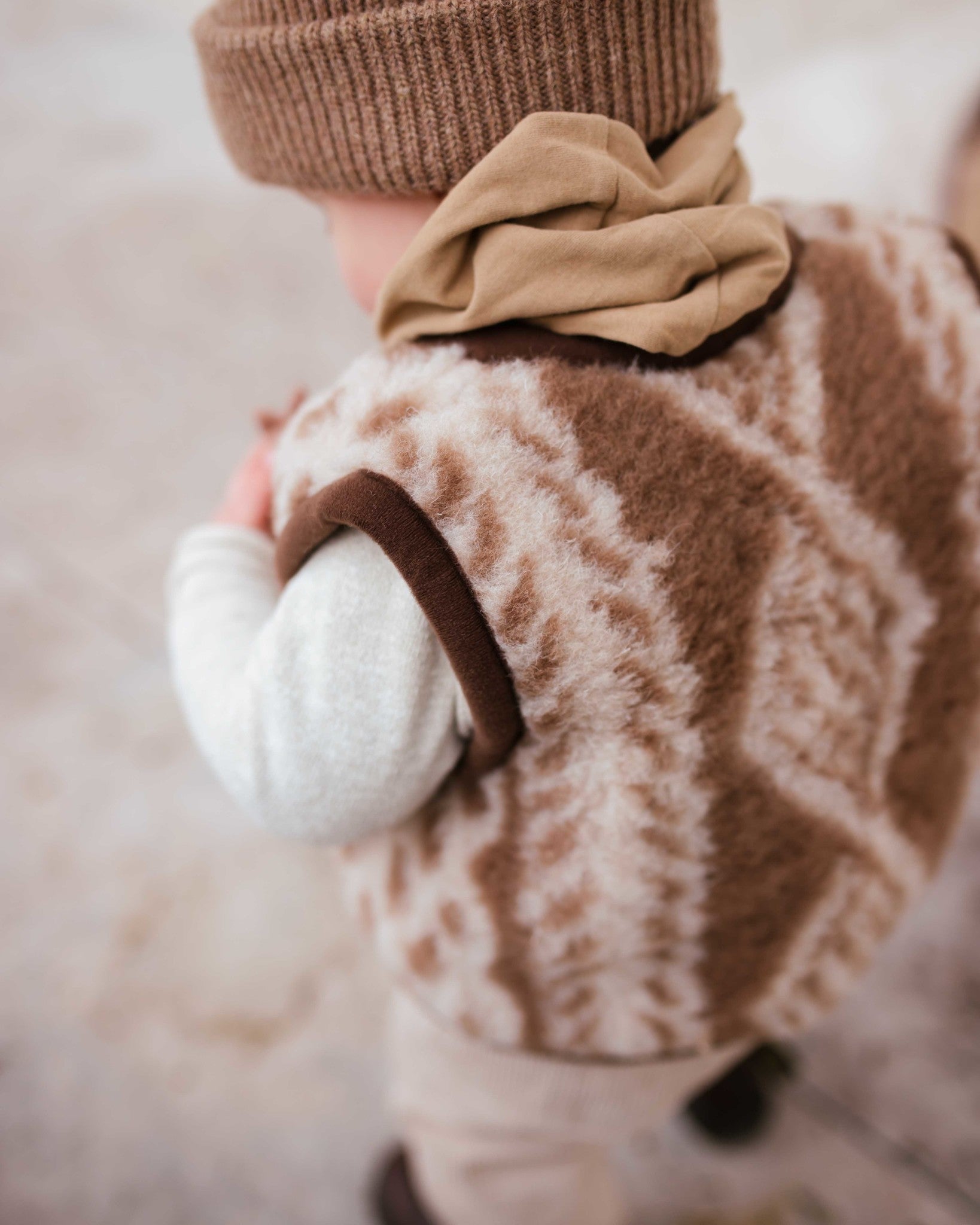 Alwero kinder bodywarmer wol pluche hervey