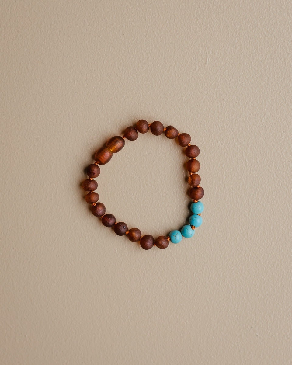 Barnsteen kinderarmband 16,5 cm turkoois cognac raw copyright Ziloen web-48