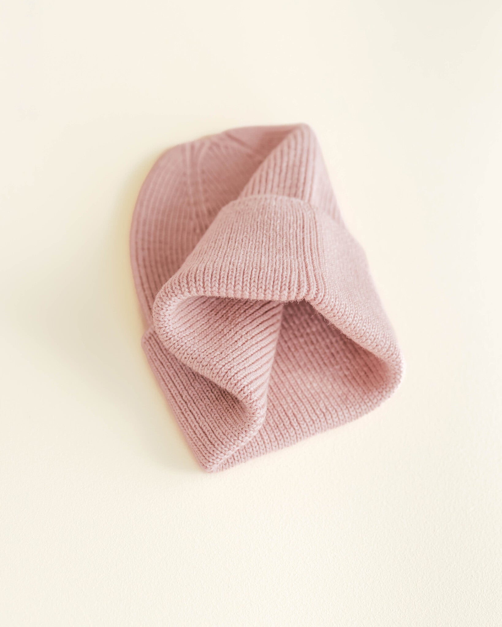 BEANIE FONZIE NEWBORN POWDER 2- 5404027808895