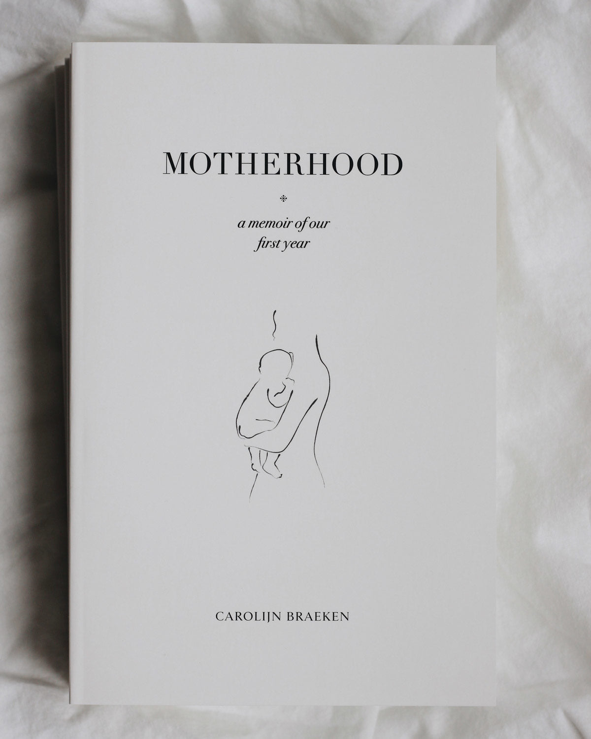 boek-motherhood-a-memoir-of-our-first-year-by-carolijn