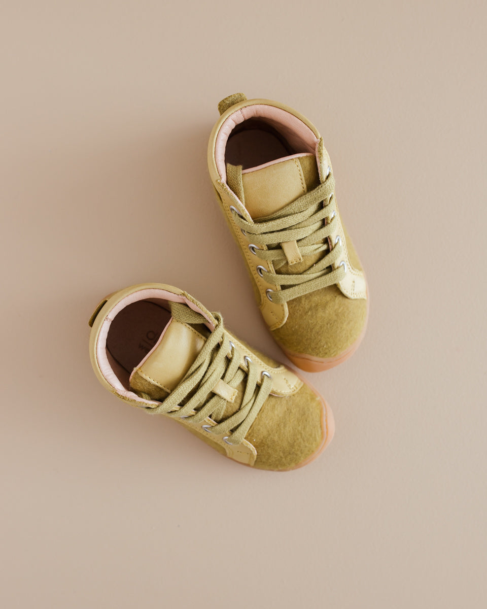 Disana shoes wool gold