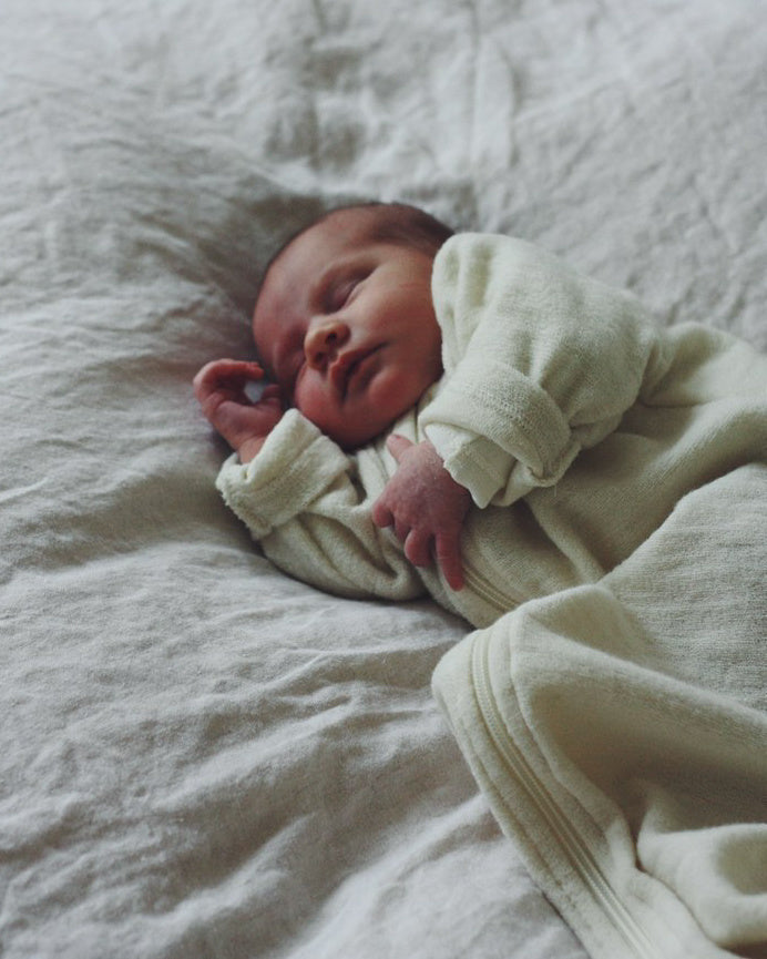 engel-natur-newborn-slaapzak-atcharlottegoorden-zi