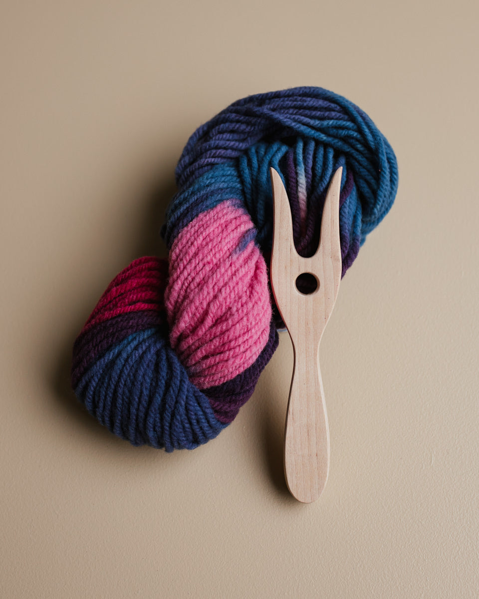 filges-knitting-kit-red-pink-lilac-wool-copyright