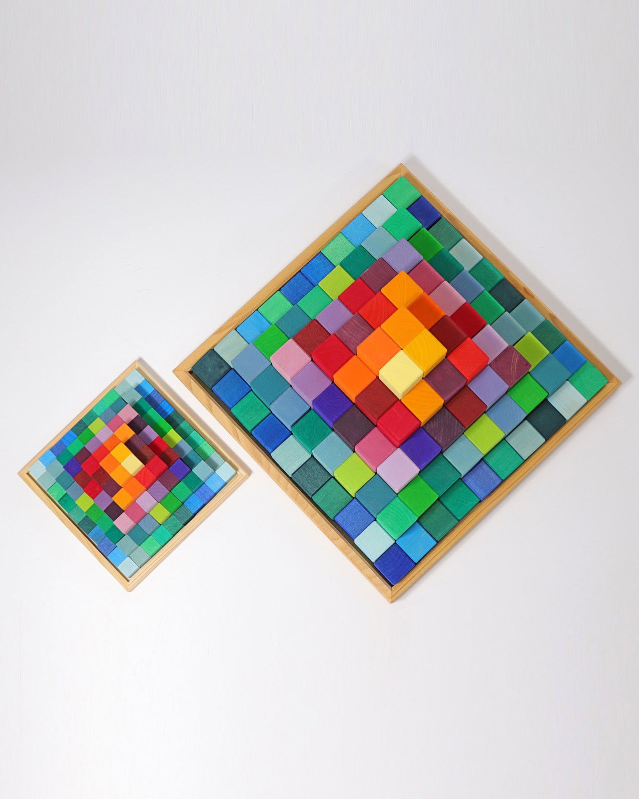 grimms Bouwset kleine trap piramide - regenboog 3