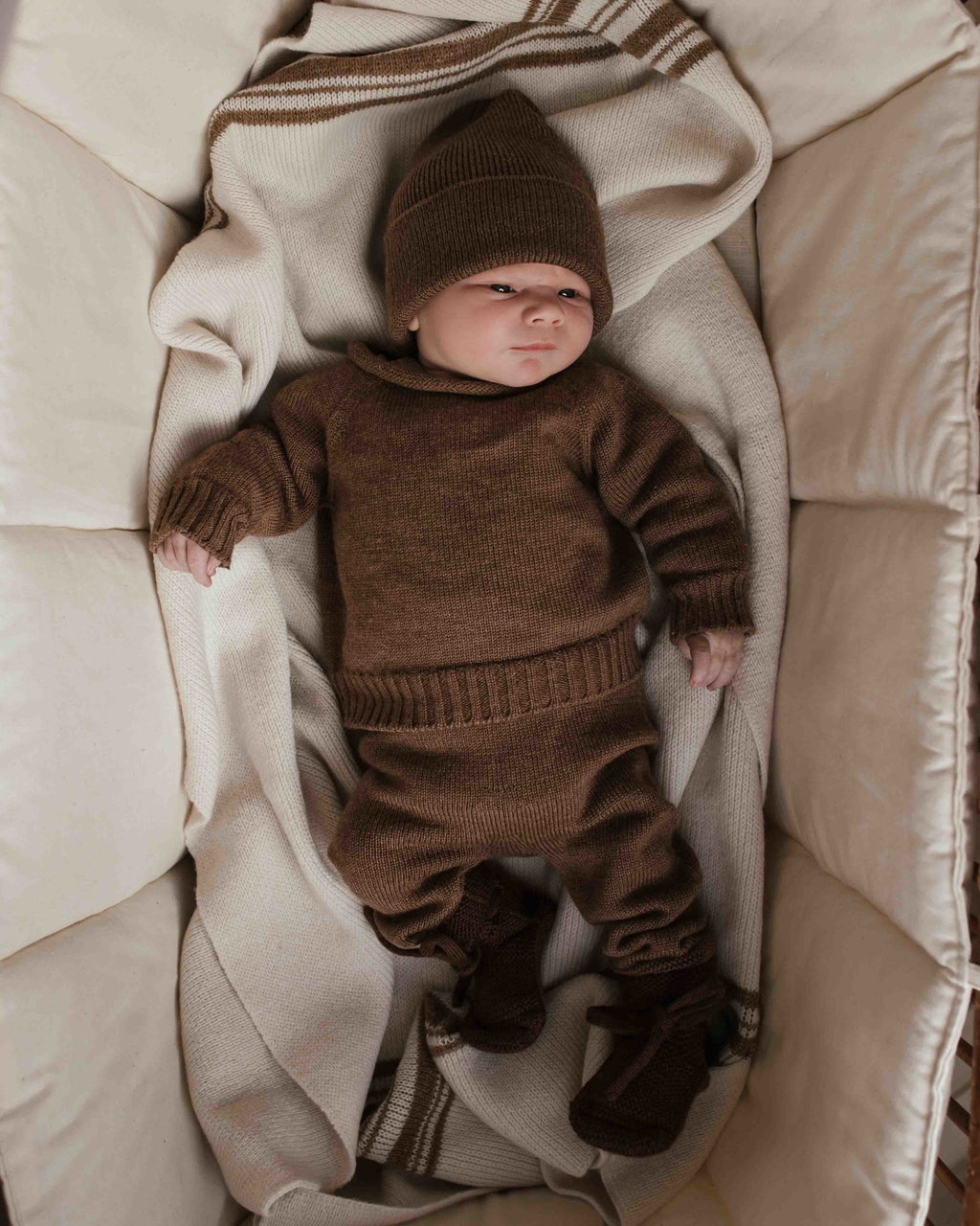 Hvid baby broekje trui mocha bruin