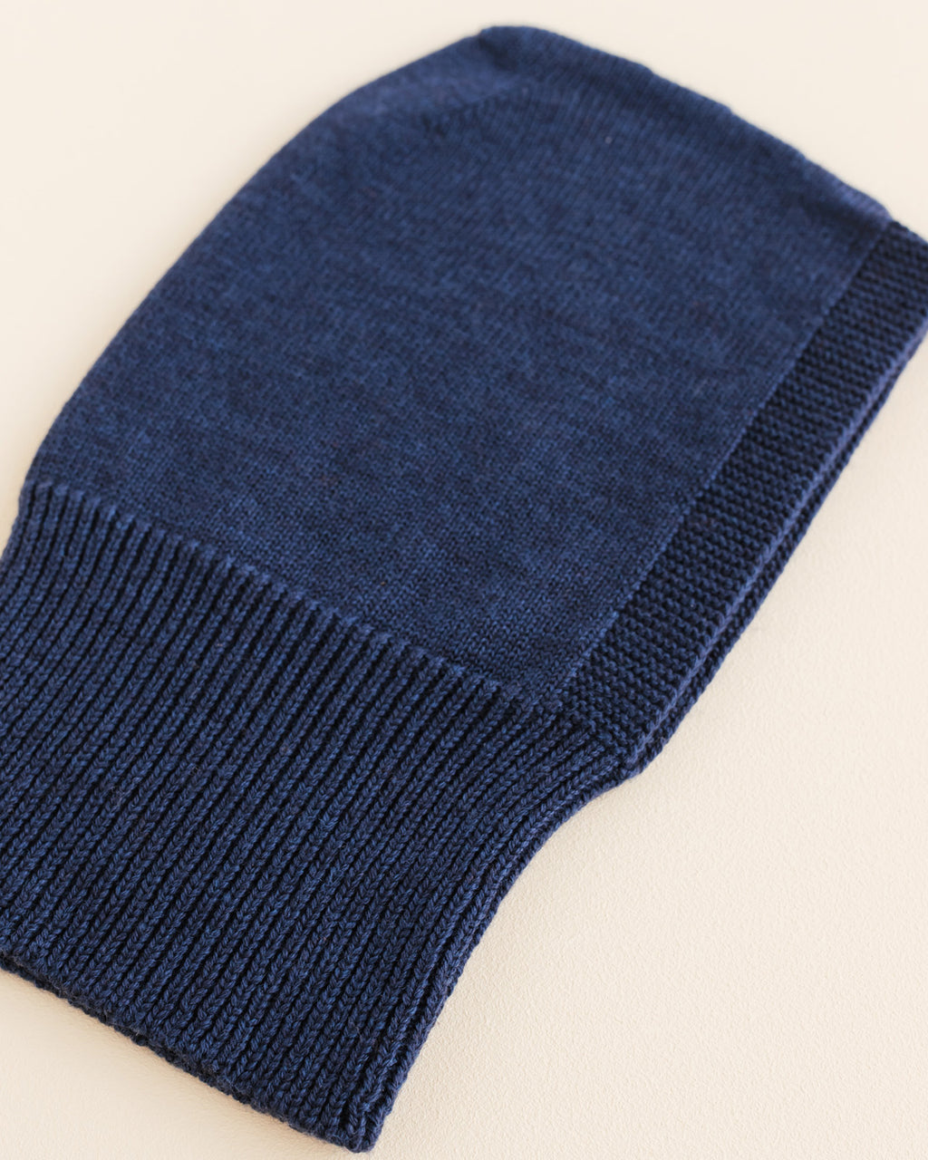Hvid-Balaclava-van-merino-wol-Eddy---blue-2