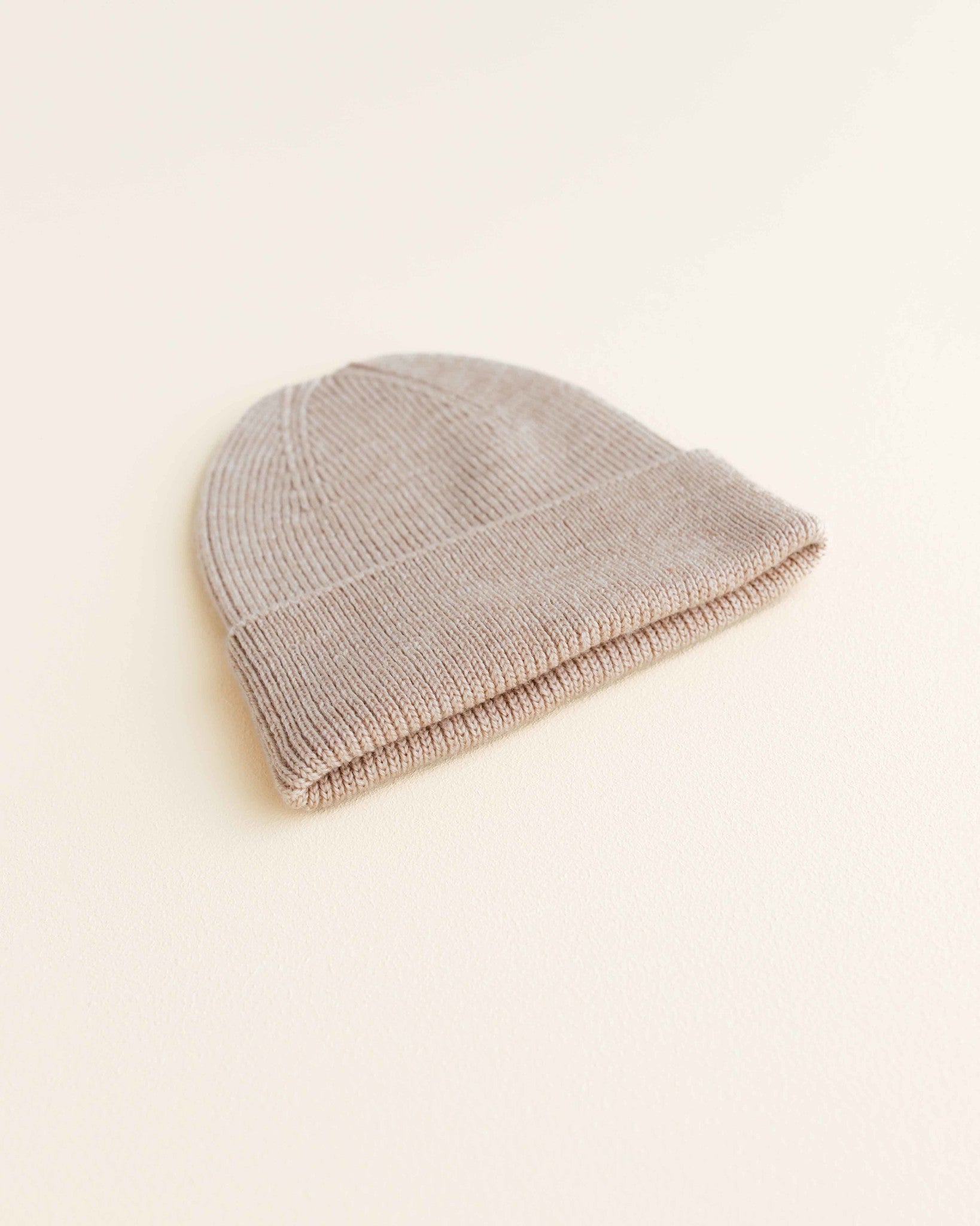 hvid Beanie Fonzie newborn - sand