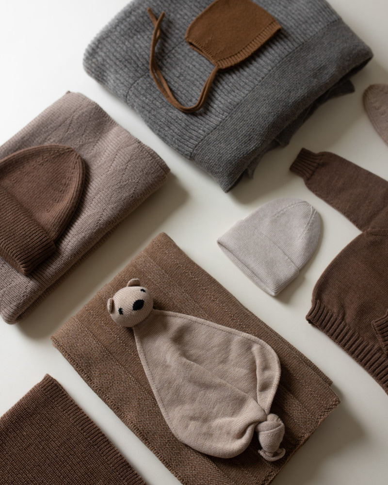 Hvid Dekentje Holly - walnut