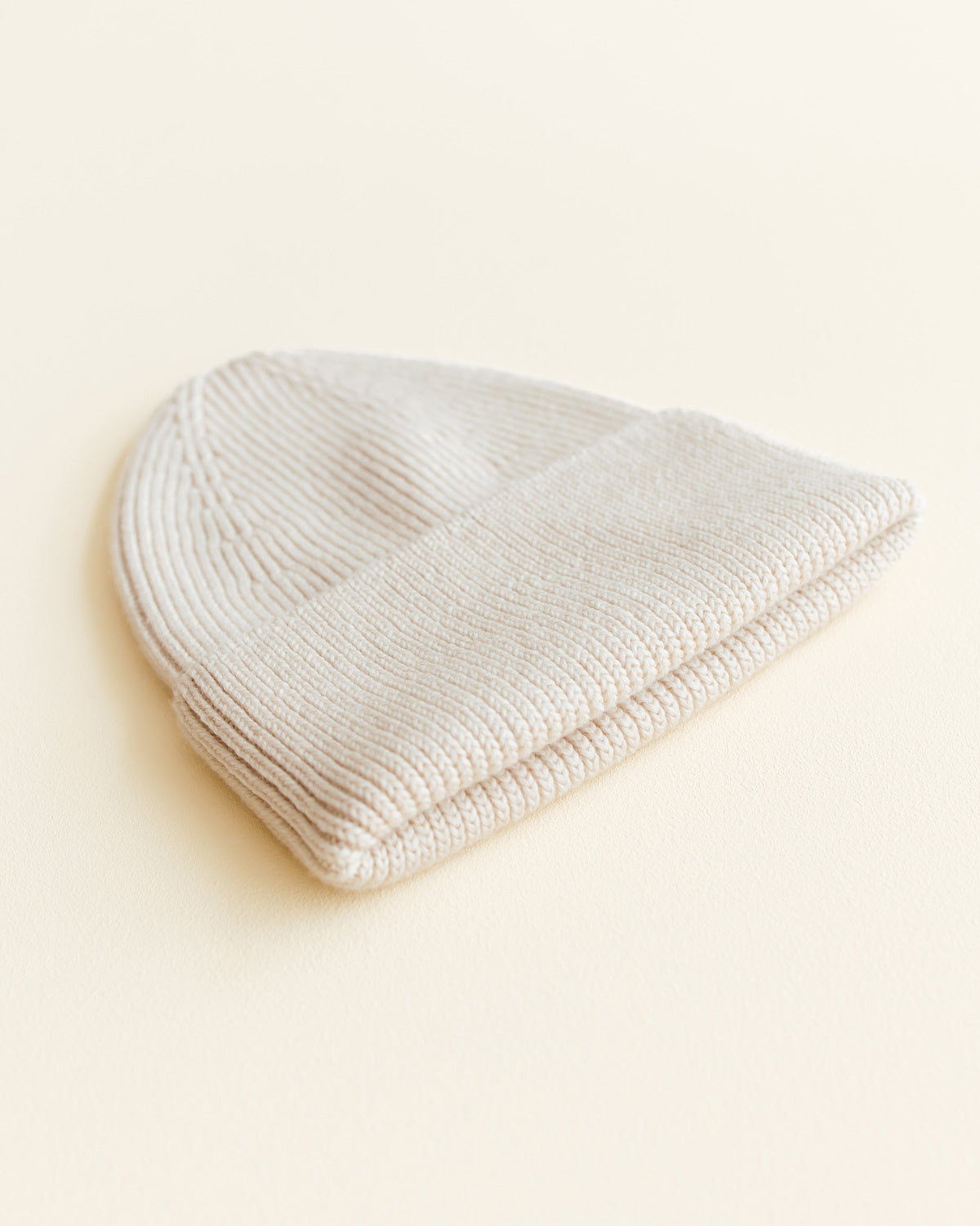Hvid-Dikke-ribbeanie-Fonzie---cream-2