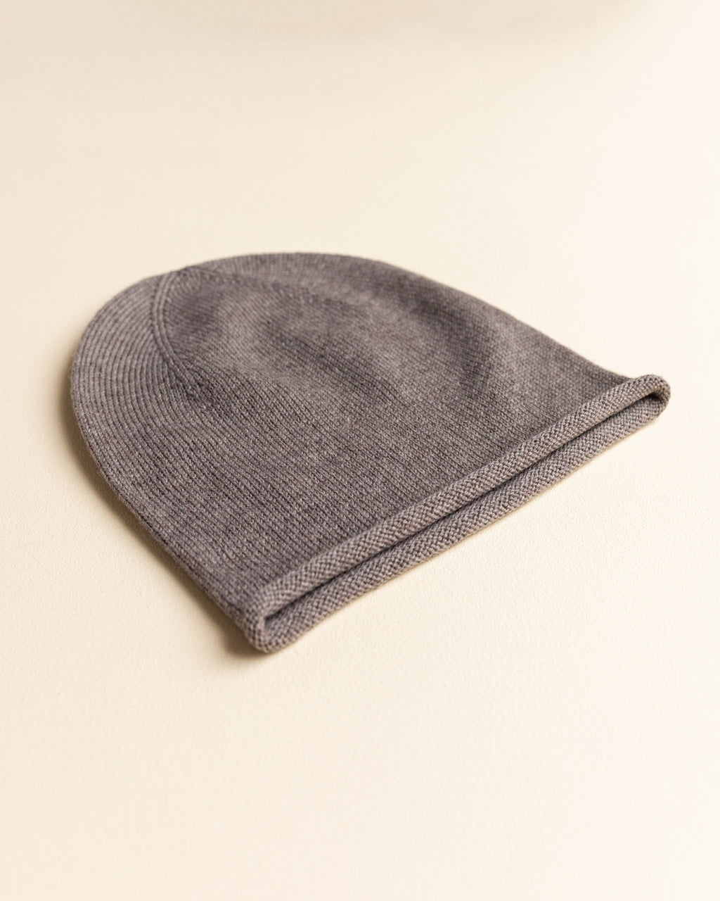 hvid-Efa-beanie----otter-2