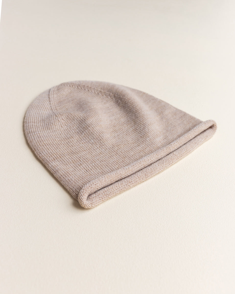 hvid Efa beanie  - sand 2