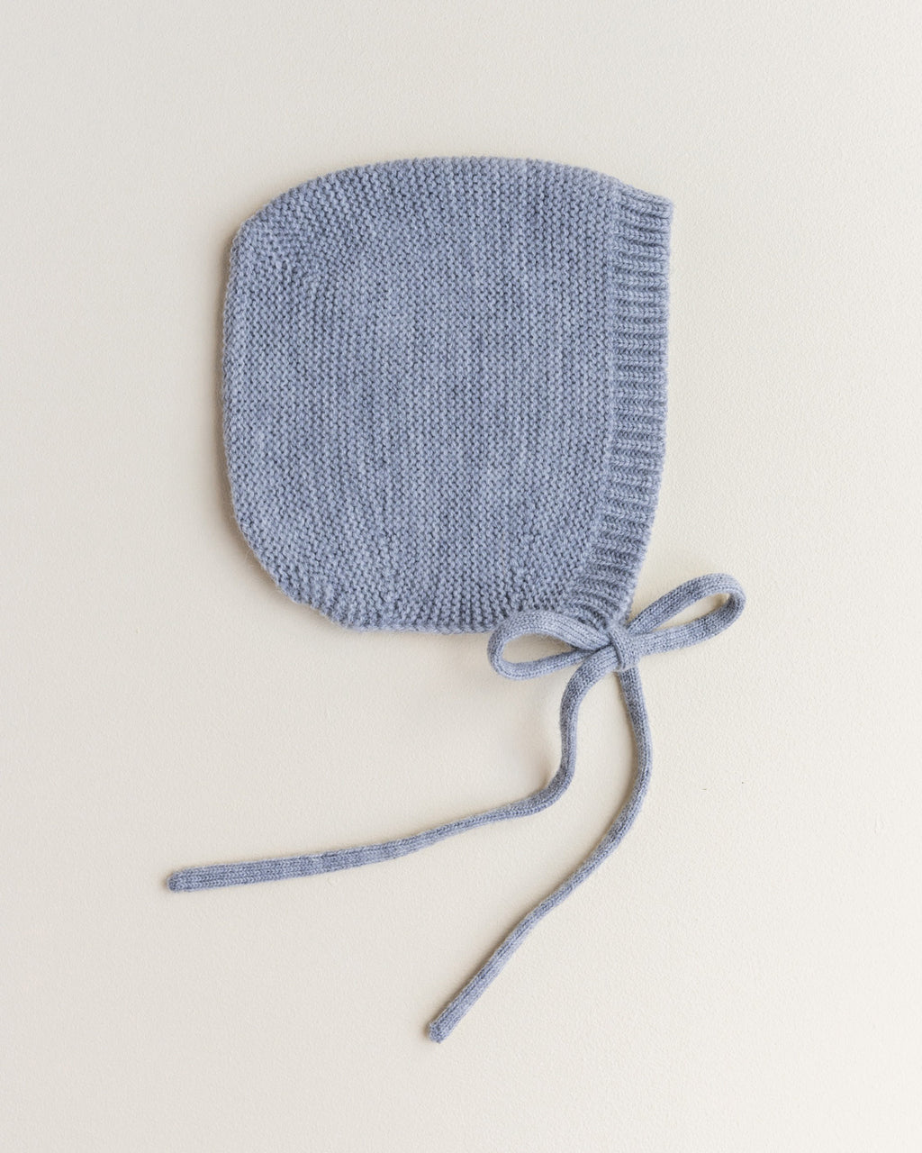 hvid-Mutsje-van-merino-wol---grey-melange