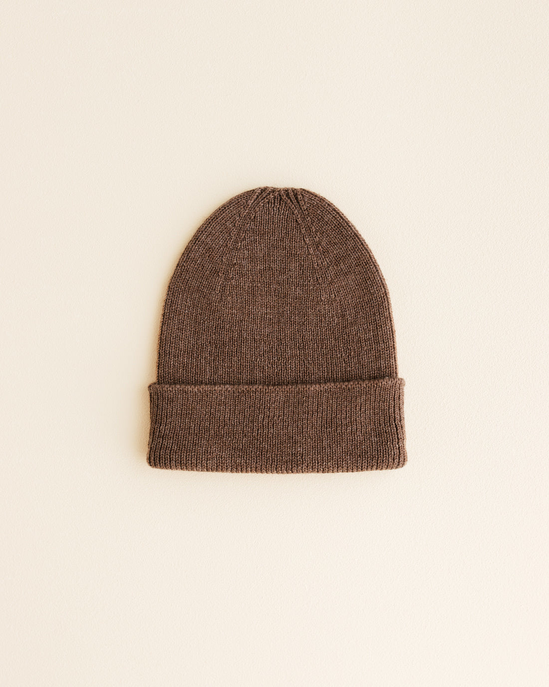hvid-Ribbeanie-newborn-Fonzie---mocha