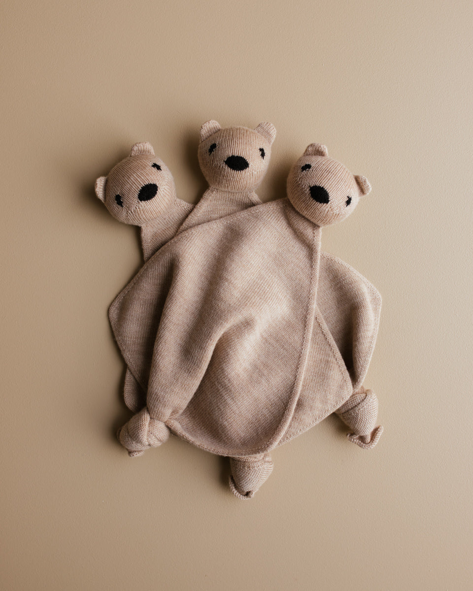 Hvid teddy tokki sand copyright Ziloen