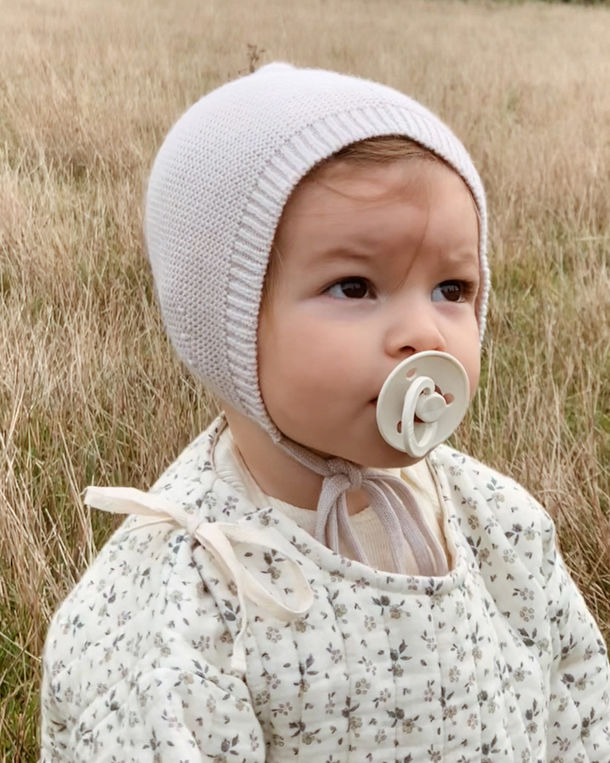 Hvid-wollen-baby-mutsjes