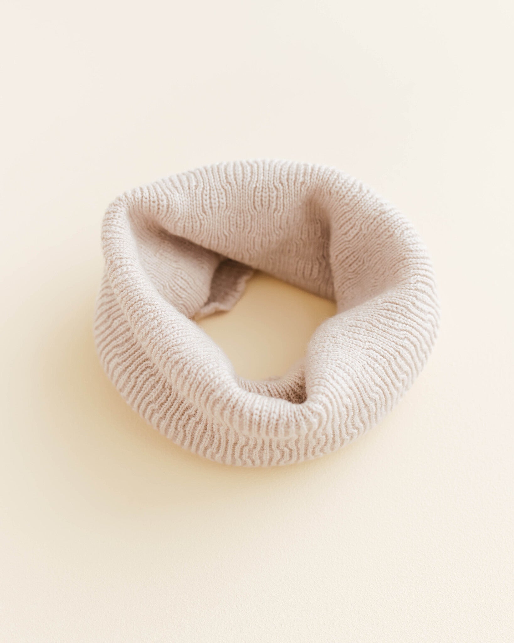 Hvid Wollen loopsjaal Gigi - cream2