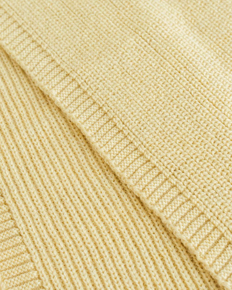 Hvid-Wollen-sjaal-Gustave---light-yellow-3