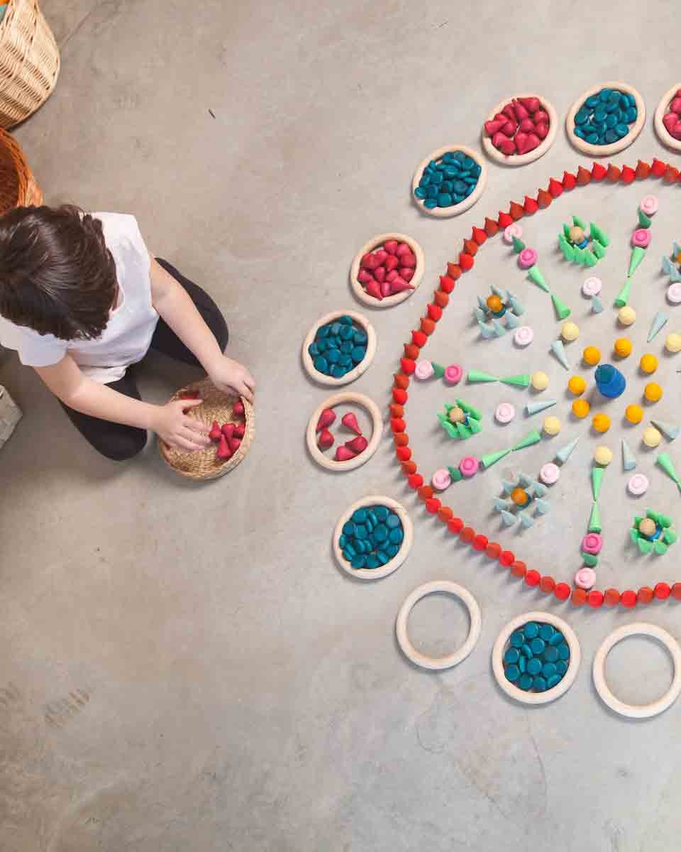 Joguines-Grapat-small-blue-coins-mandala