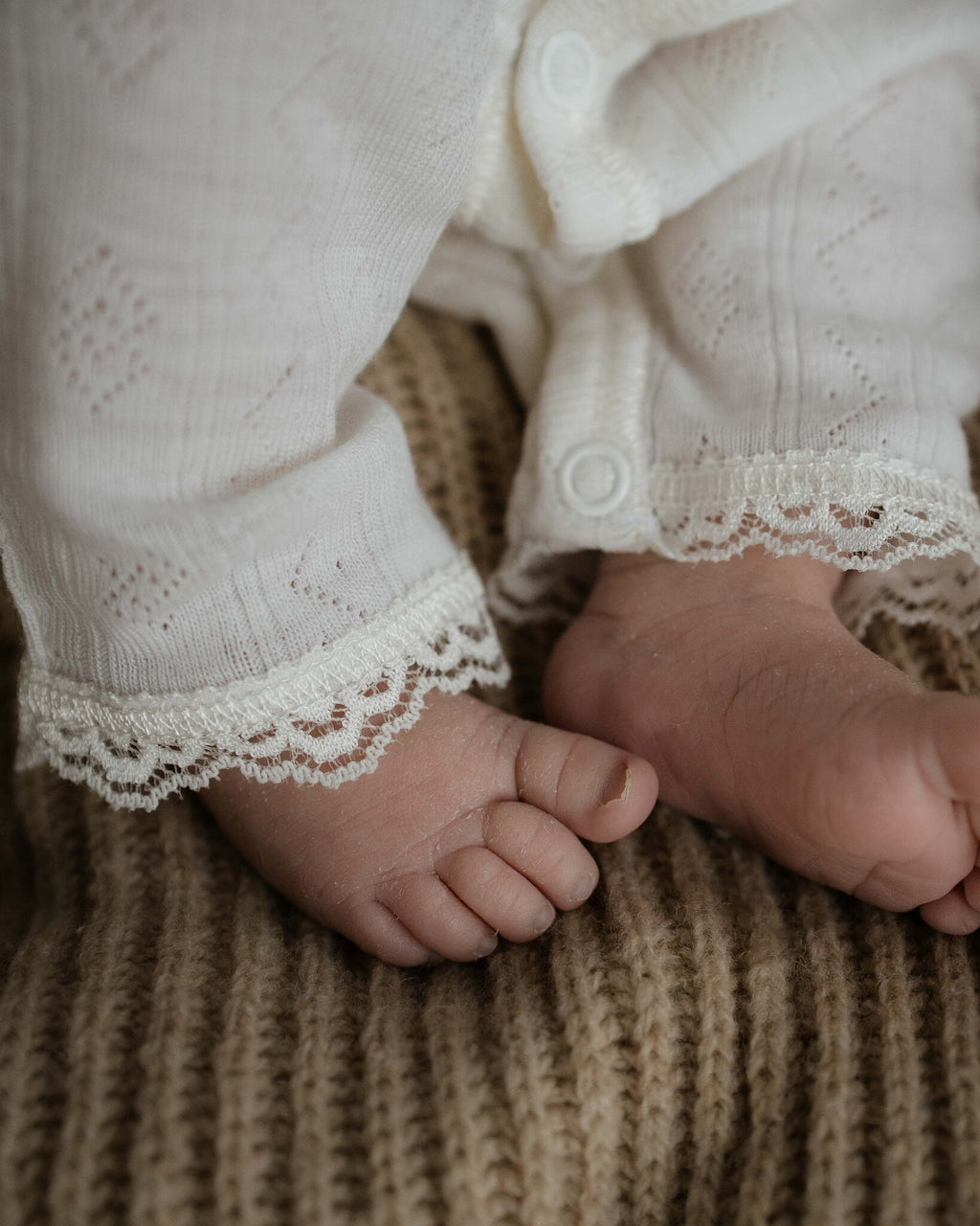 joha-onesie-ajour-naturel-atrosanneverheij-4