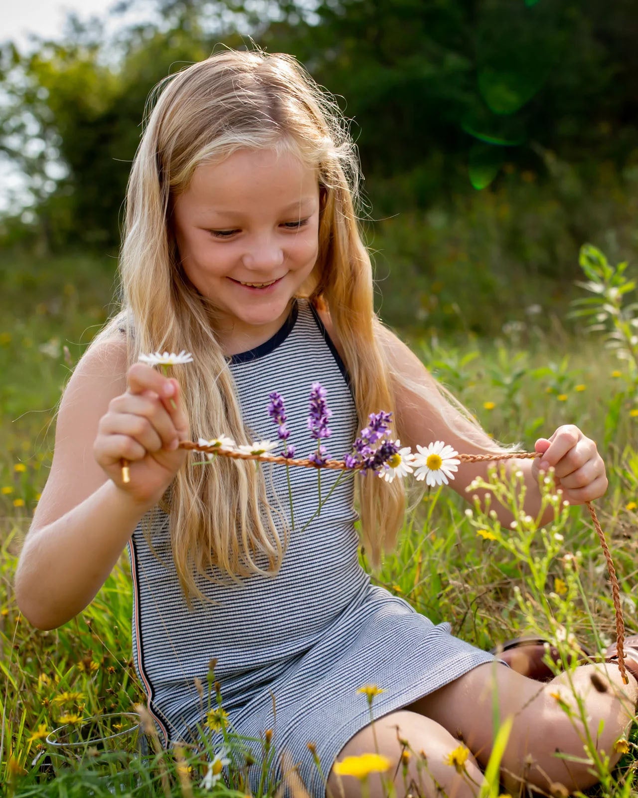 kikkerland Fresh flower necklace 2