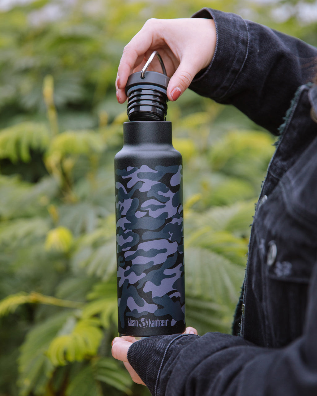 klean kanteen Thermosfles Classic 592 ml - zwart camo 1008935 life 3