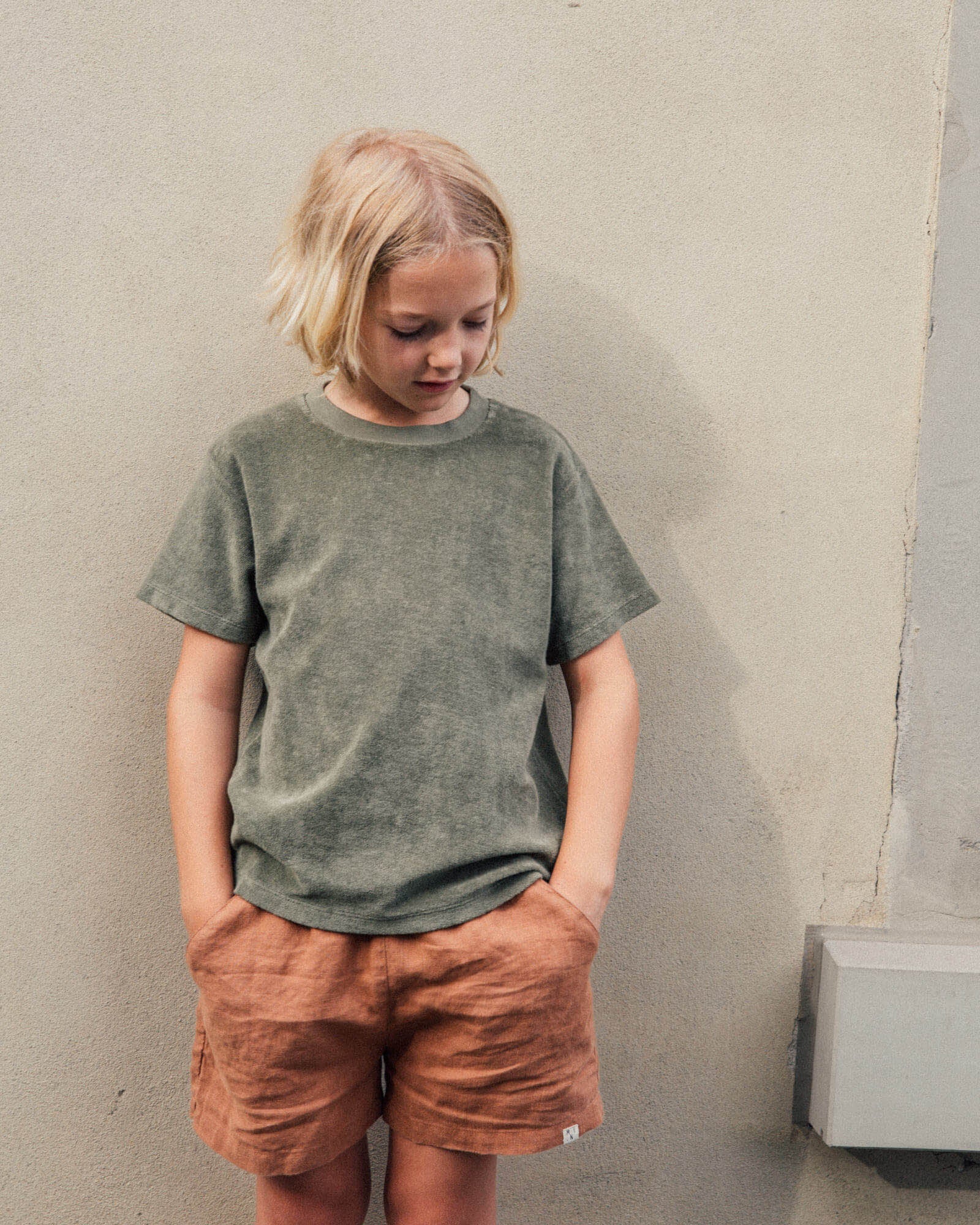 Matona-SS25-Mood-Kids-Terry-Tee-olive-green-Classic-Shorts-coffee-1