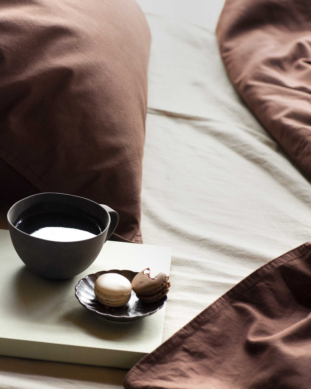 Midnatt Cortado brown bedding