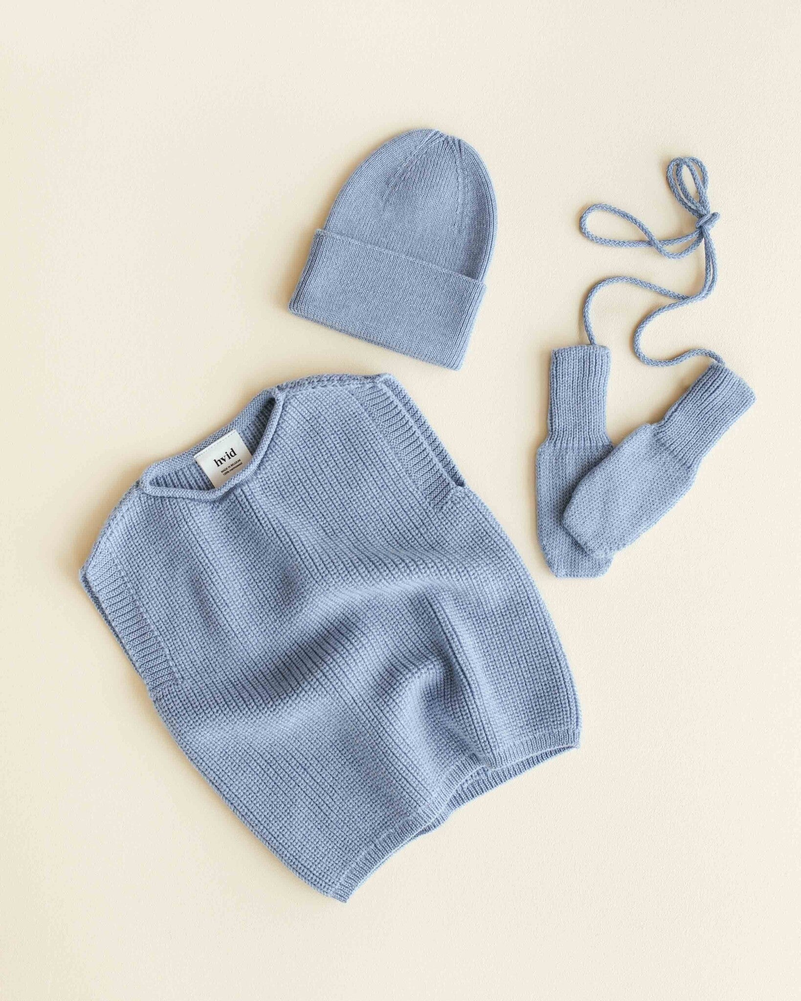 MITTENS LIGHT BLUE 5