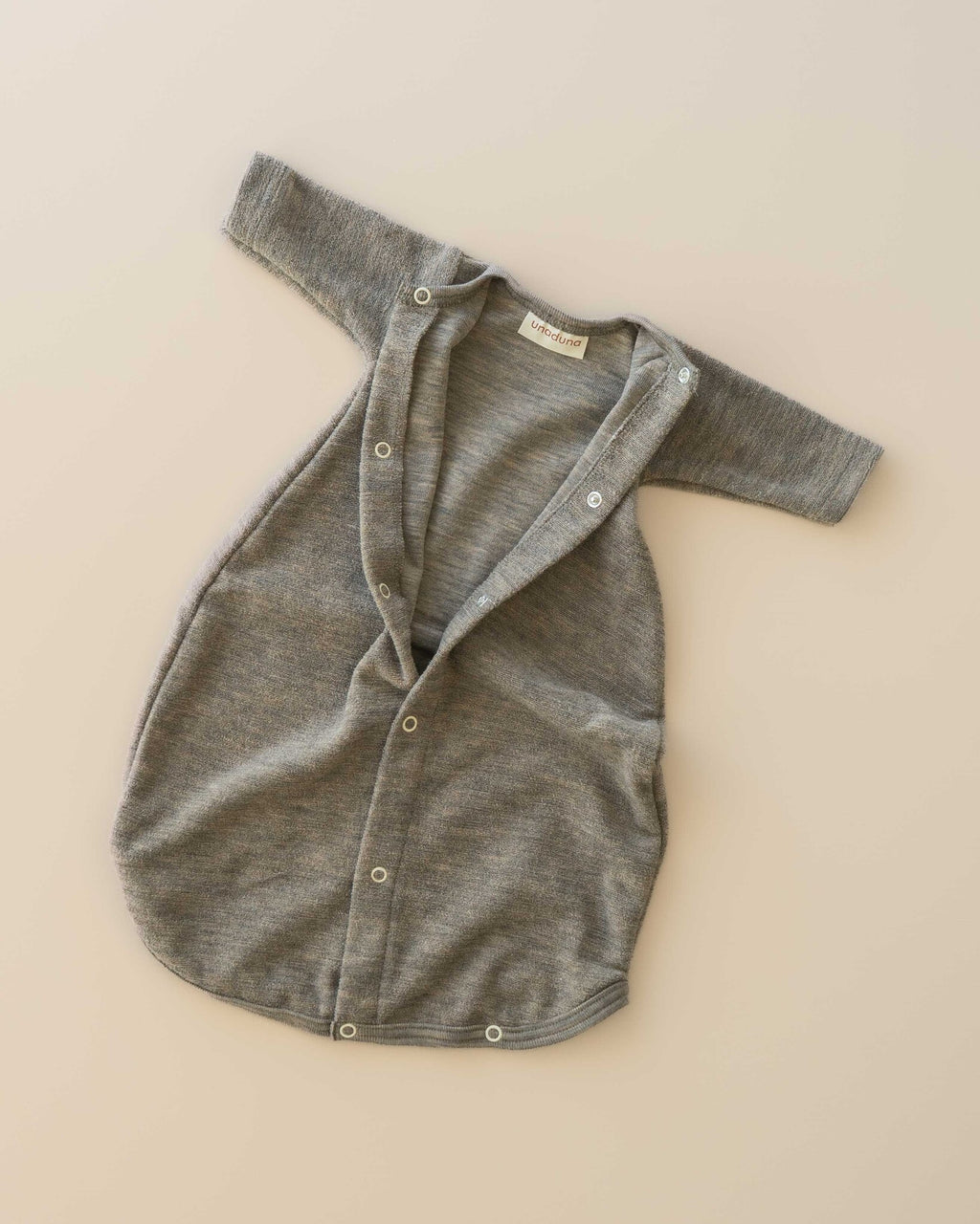 newborn-slaapzak-van-merino-wol-frottee-walnoot-2
