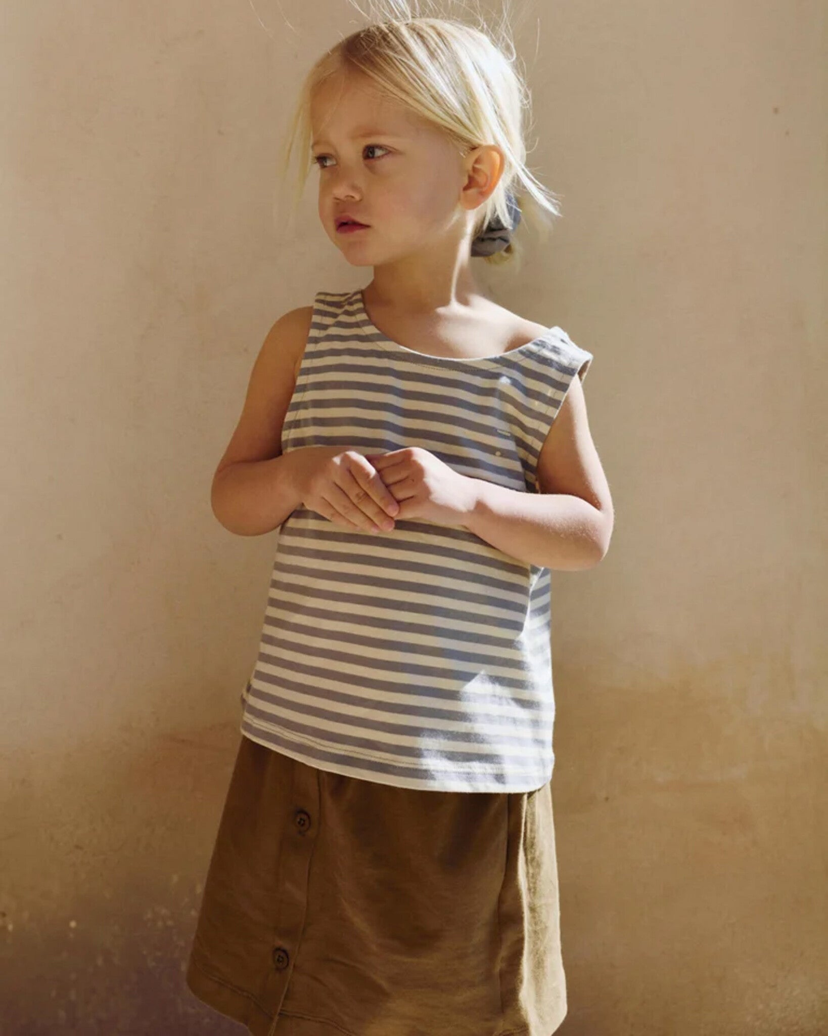 oversized-mouwloze-kindertop-stone-grey-cream