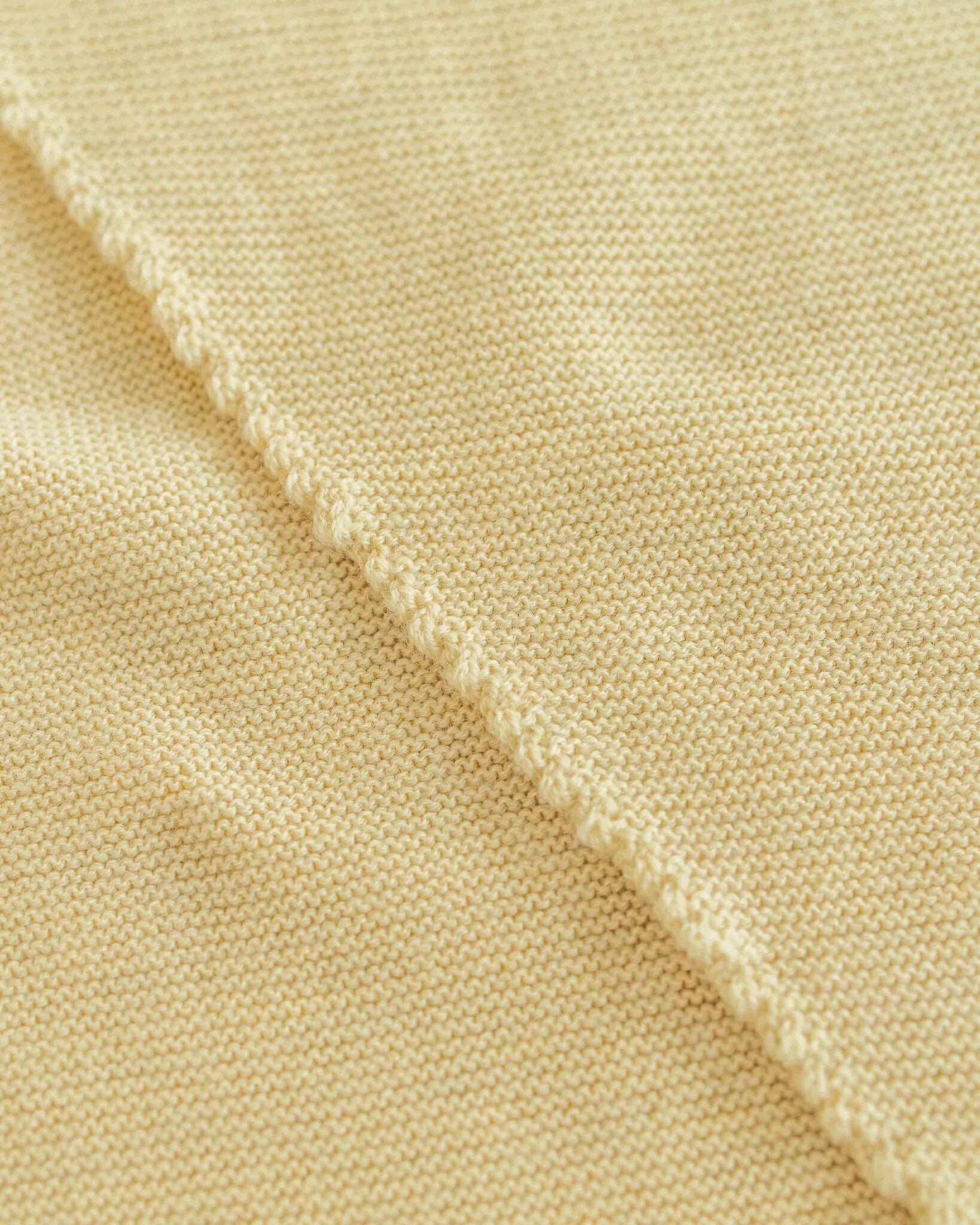 scarf-josephina-light-yellow-3