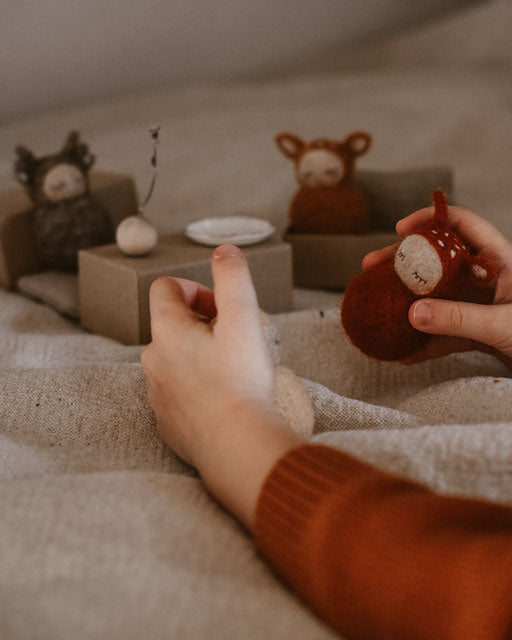 Studio_motane_felted_dolls_reindeer_