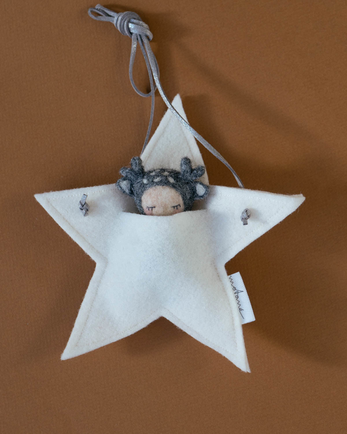 Studio-Motane-reindeer-start-pocket-doll