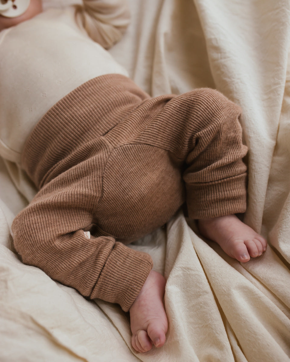 Unaduna wollen baby broekje semla tiny rib