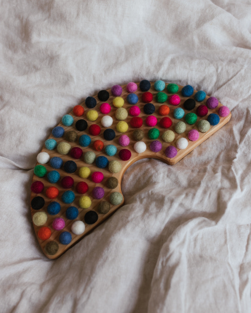 Ziloen regenboog bord hout vilten balletjes